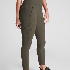 Brand new 💚Athleta Headlands Hybrid cargo! 😍